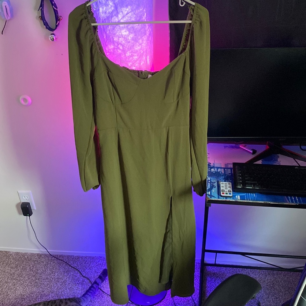 Size XL sleeved dress